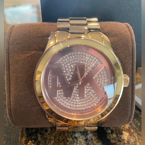 Michael Kors Watch - Picture 2 of 9